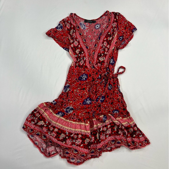 Zesica Dresses & Skirts - Zesica Red Floral Wrap Dress Size Small